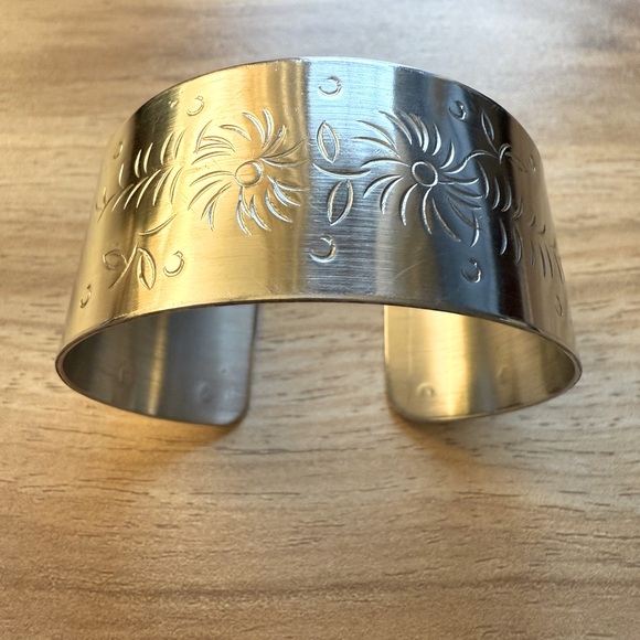 Jewelry - Vintage stainless steel cuff bracelet